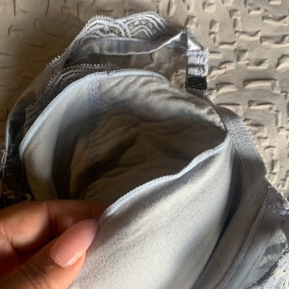 Bundle of 3 bras size 34D - Picture 9 of 13